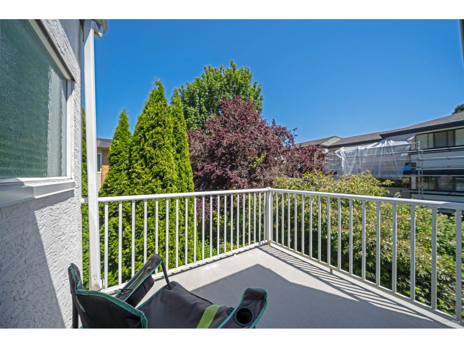 3 1552 EVERALL STREET, White Rock