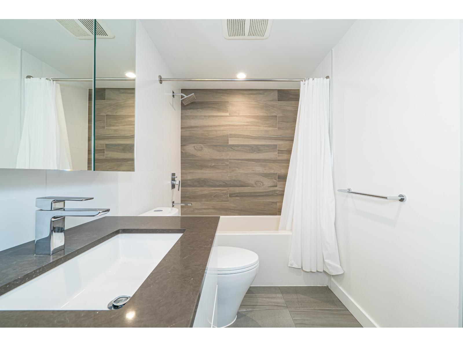 2307 13655 FRASER HIGHWAY, Surrey