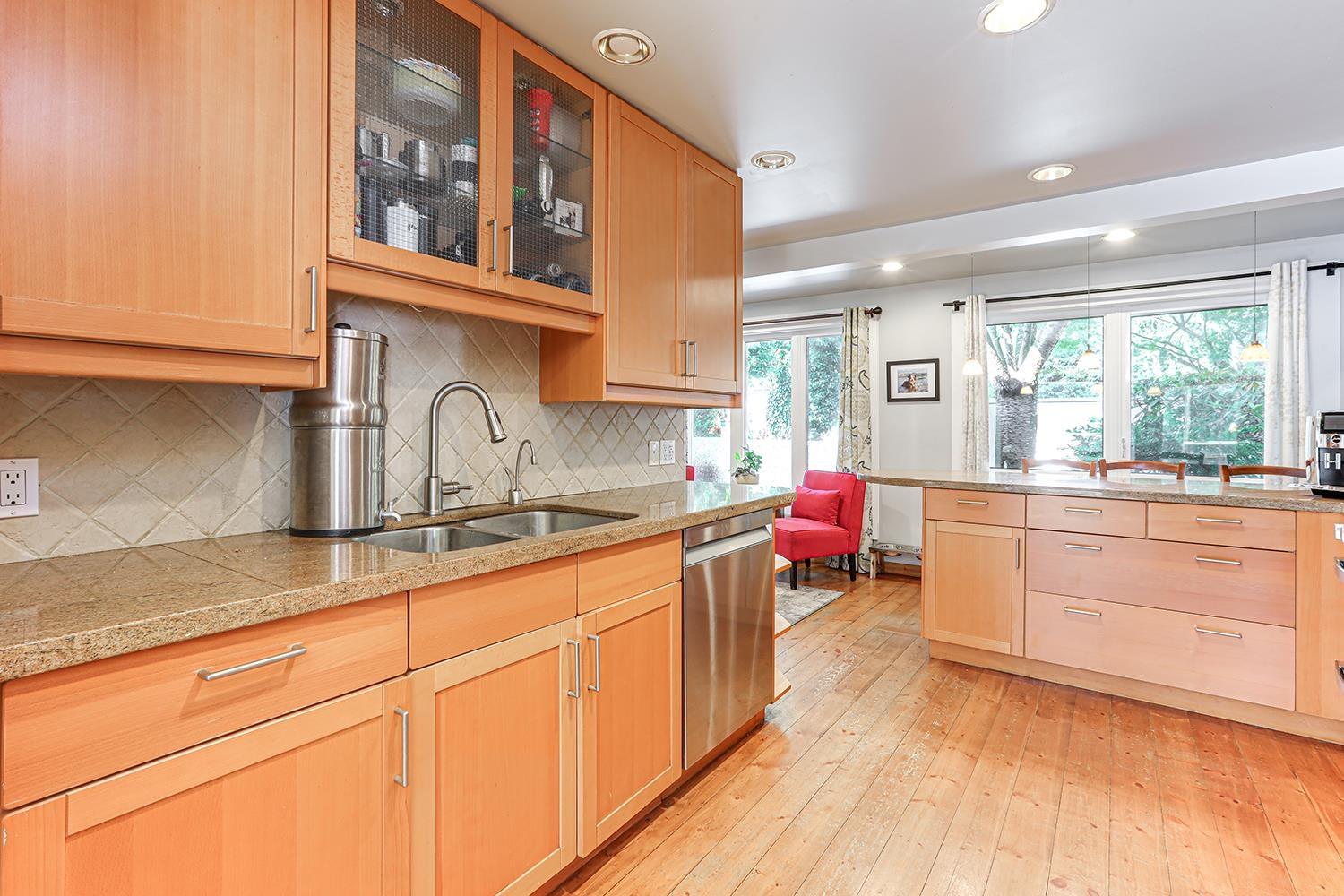 16124 9 AVENUE, Surrey