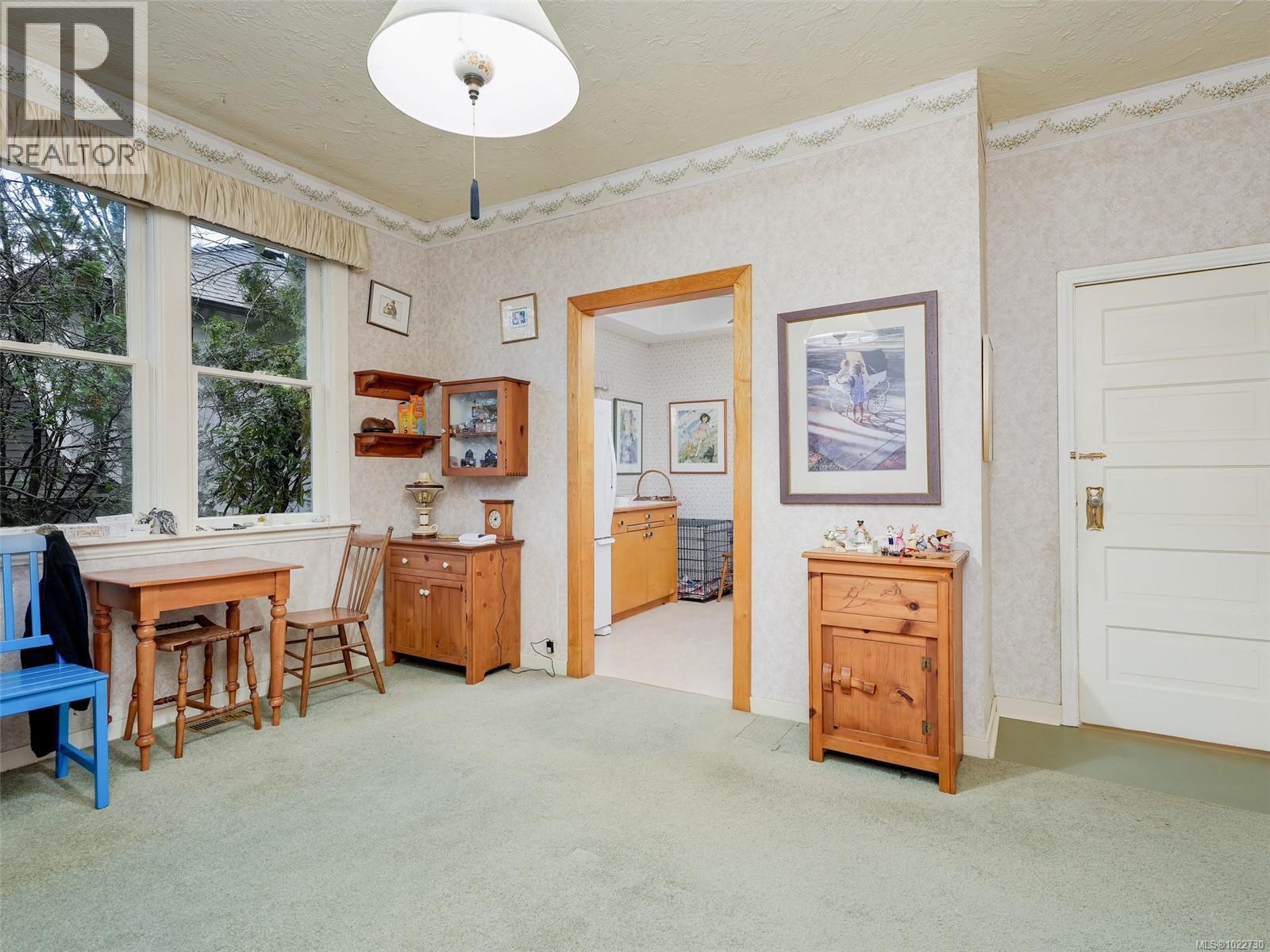 2072 Chaucer St, Oak Bay