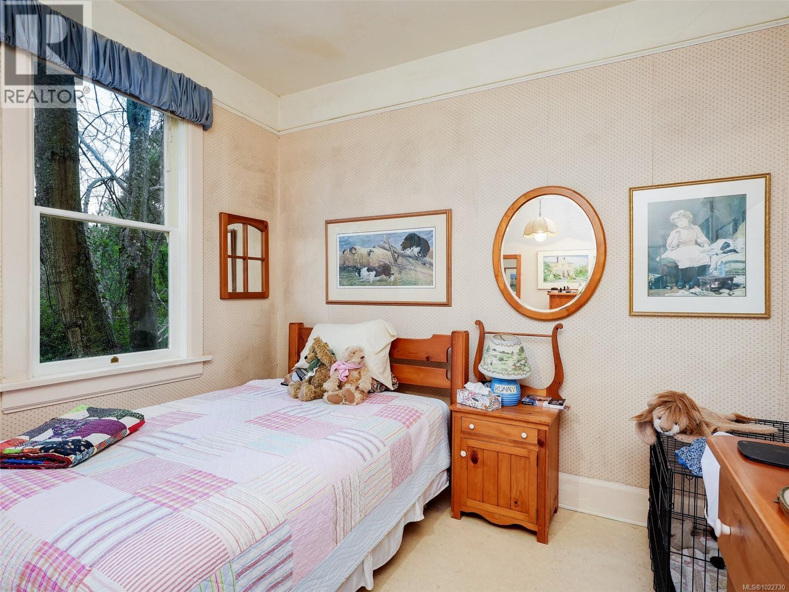 2072 Chaucer St, Oak Bay