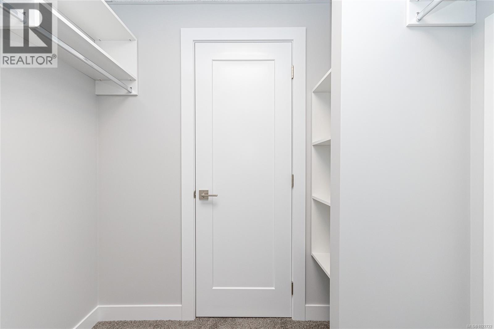 305 924 Jenkins Ave, Langford