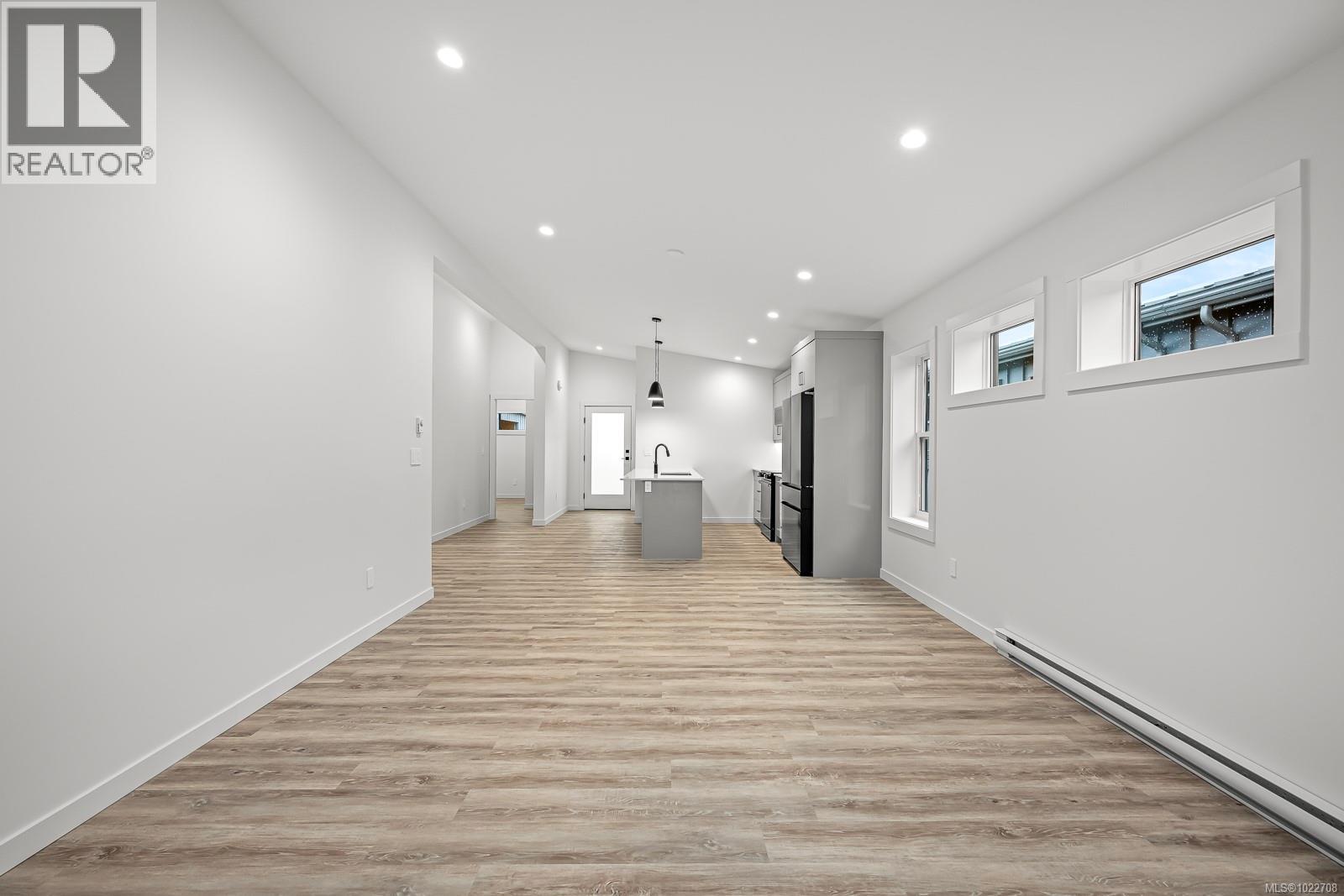 #42 3025 ROYSTON RD - 14