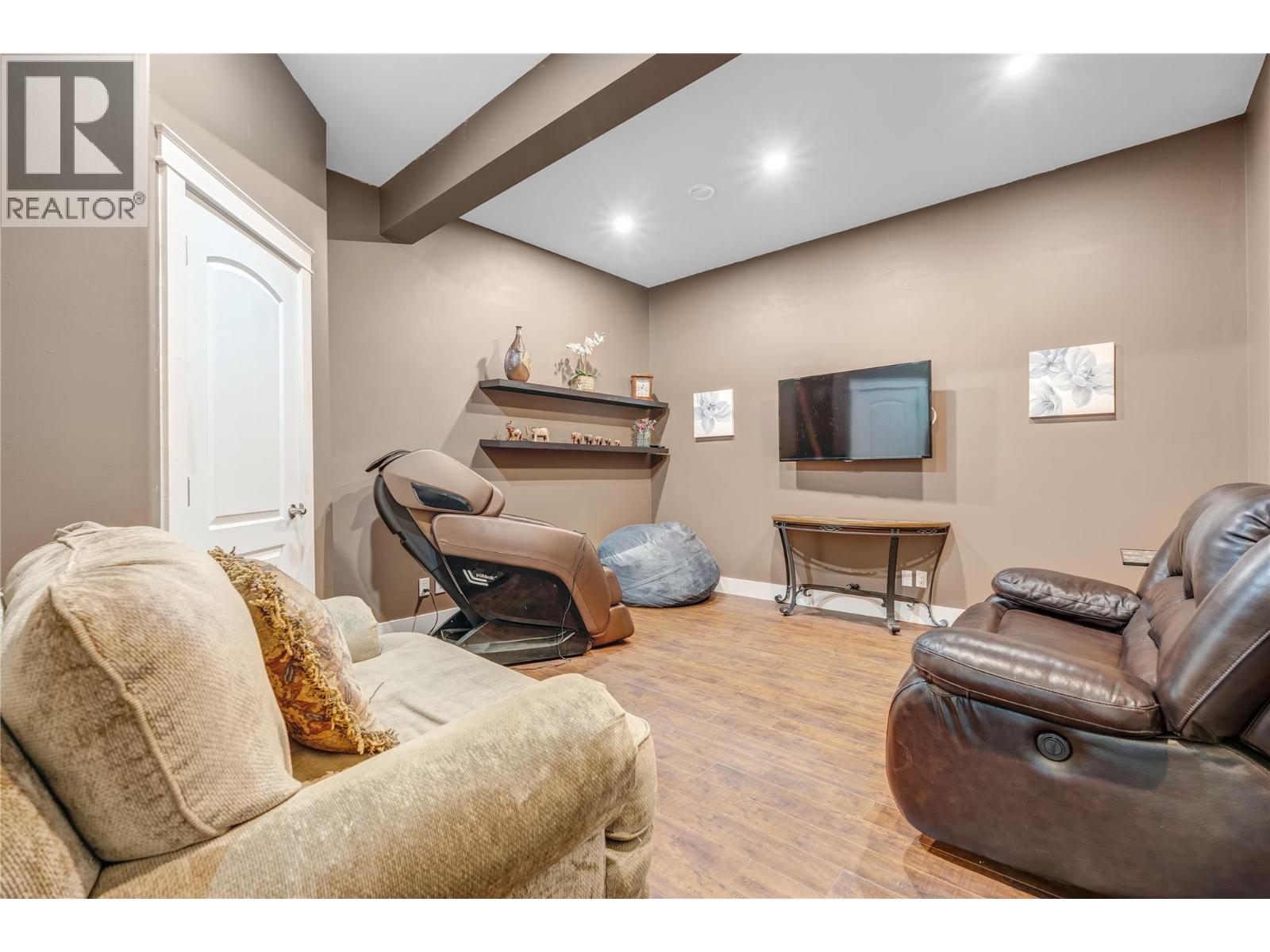 16600 Bentley Road, Summerland