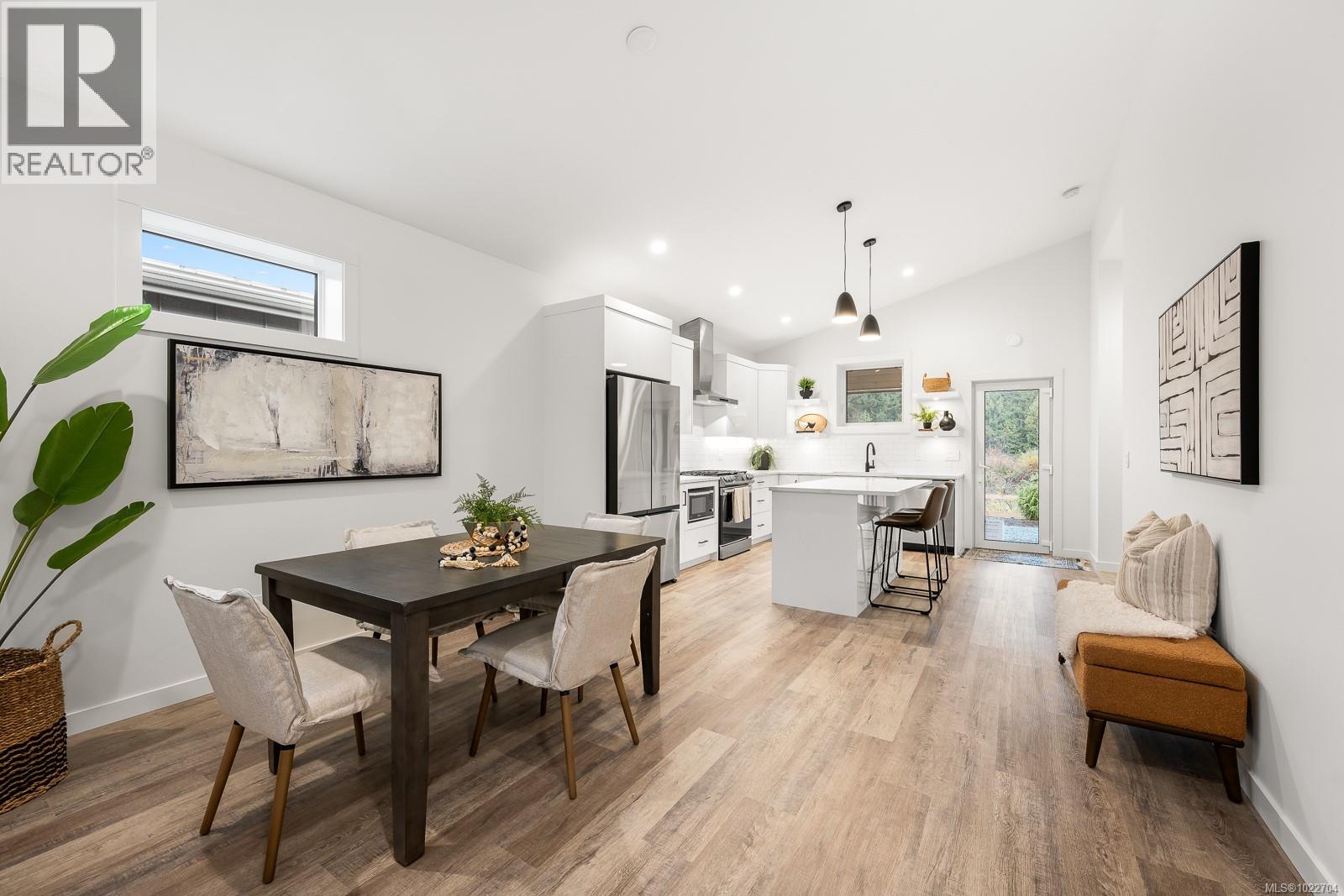#43 3025 Royston Rd - 5