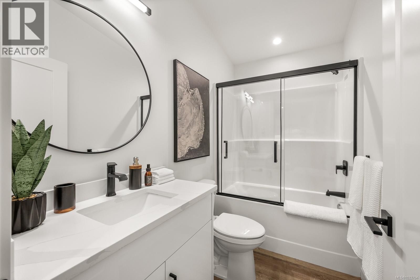 #43 3025 ROYSTON RD - 15