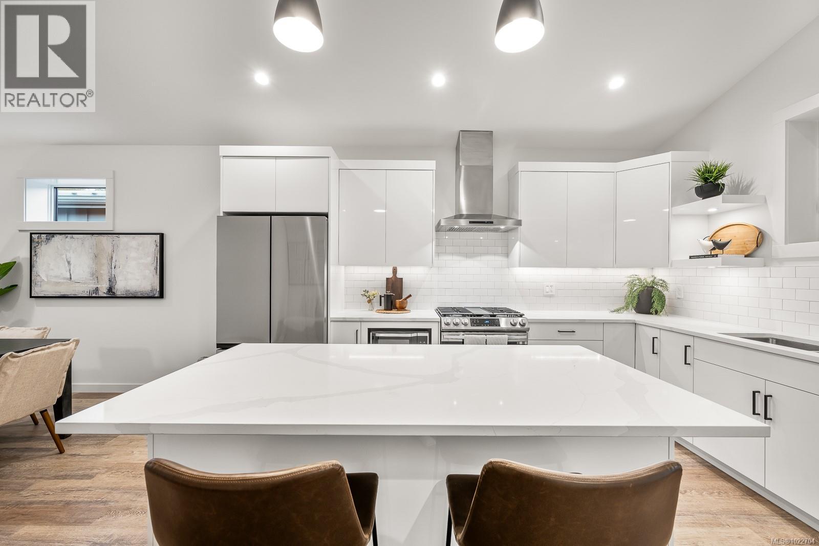 #43 3025 ROYSTON RD - 11