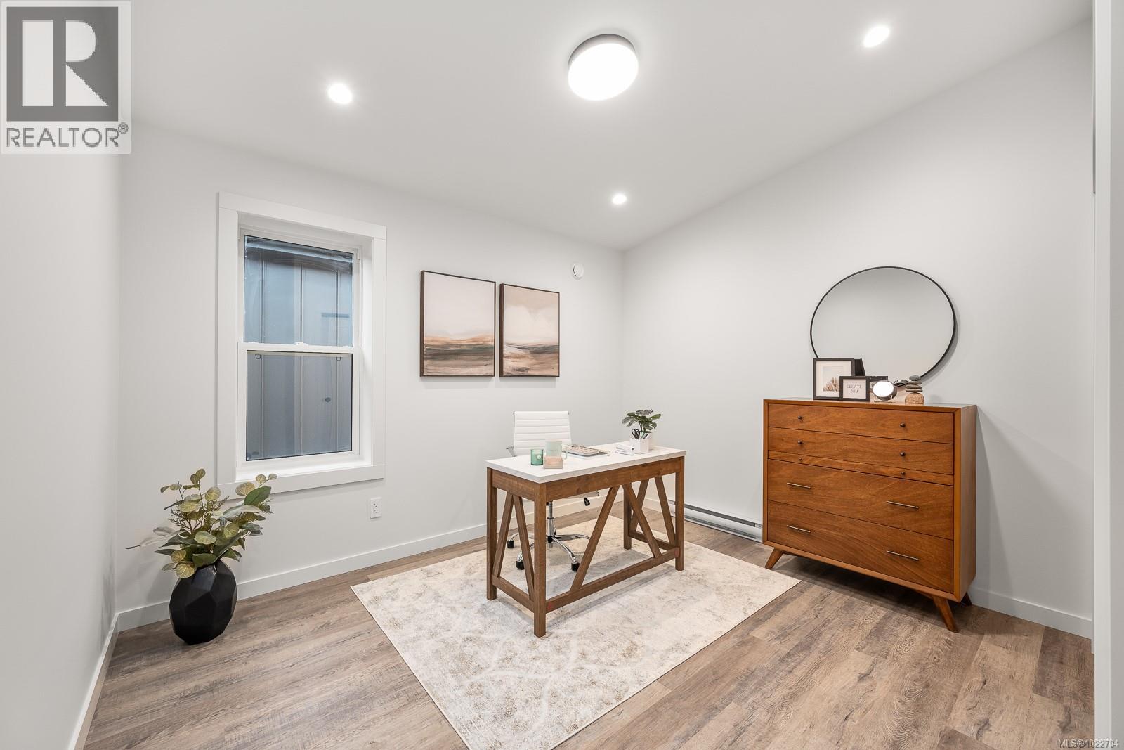 #43 3025 ROYSTON RD - 14