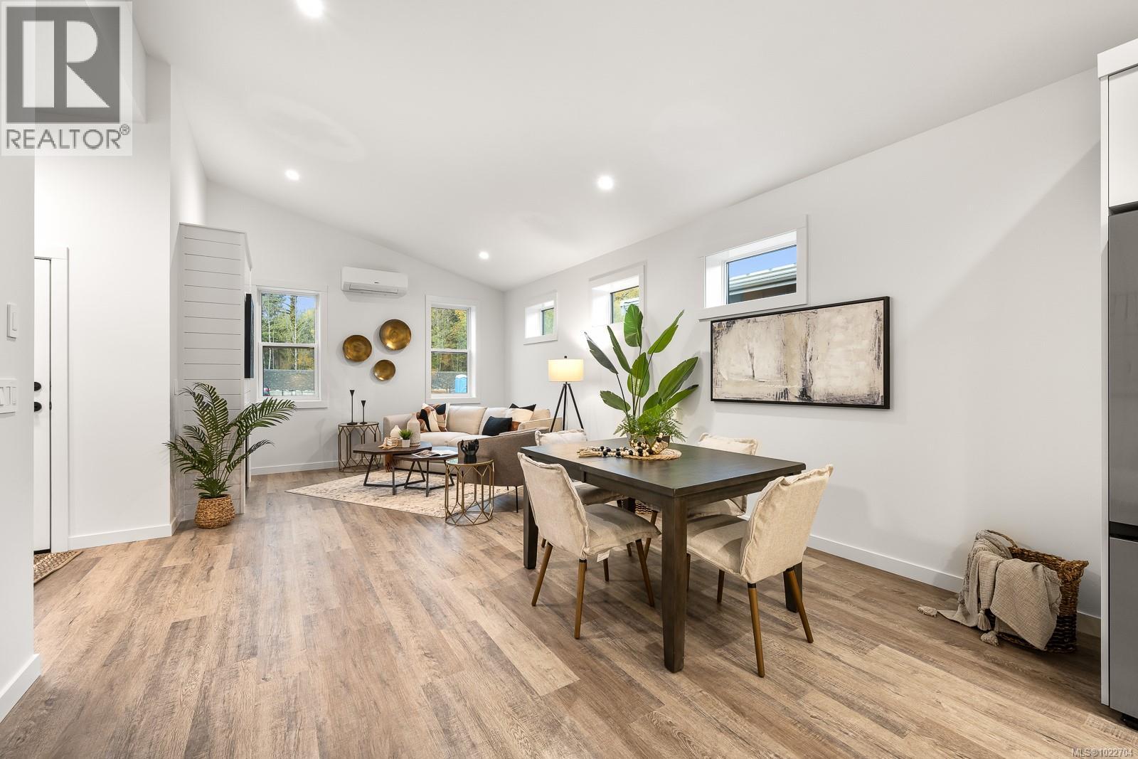 #43 3025 ROYSTON RD - 10