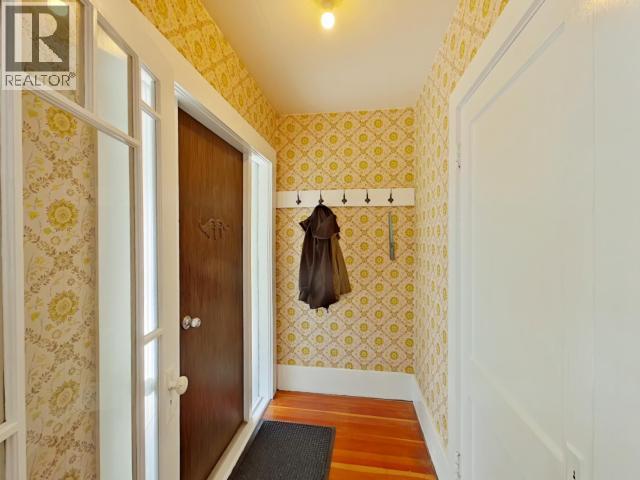 6237 LUND, Powell River