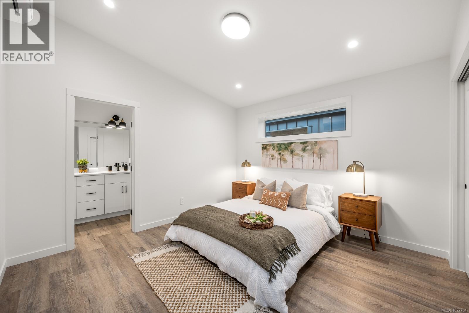 #43 3025 ROYSTON RD - 16