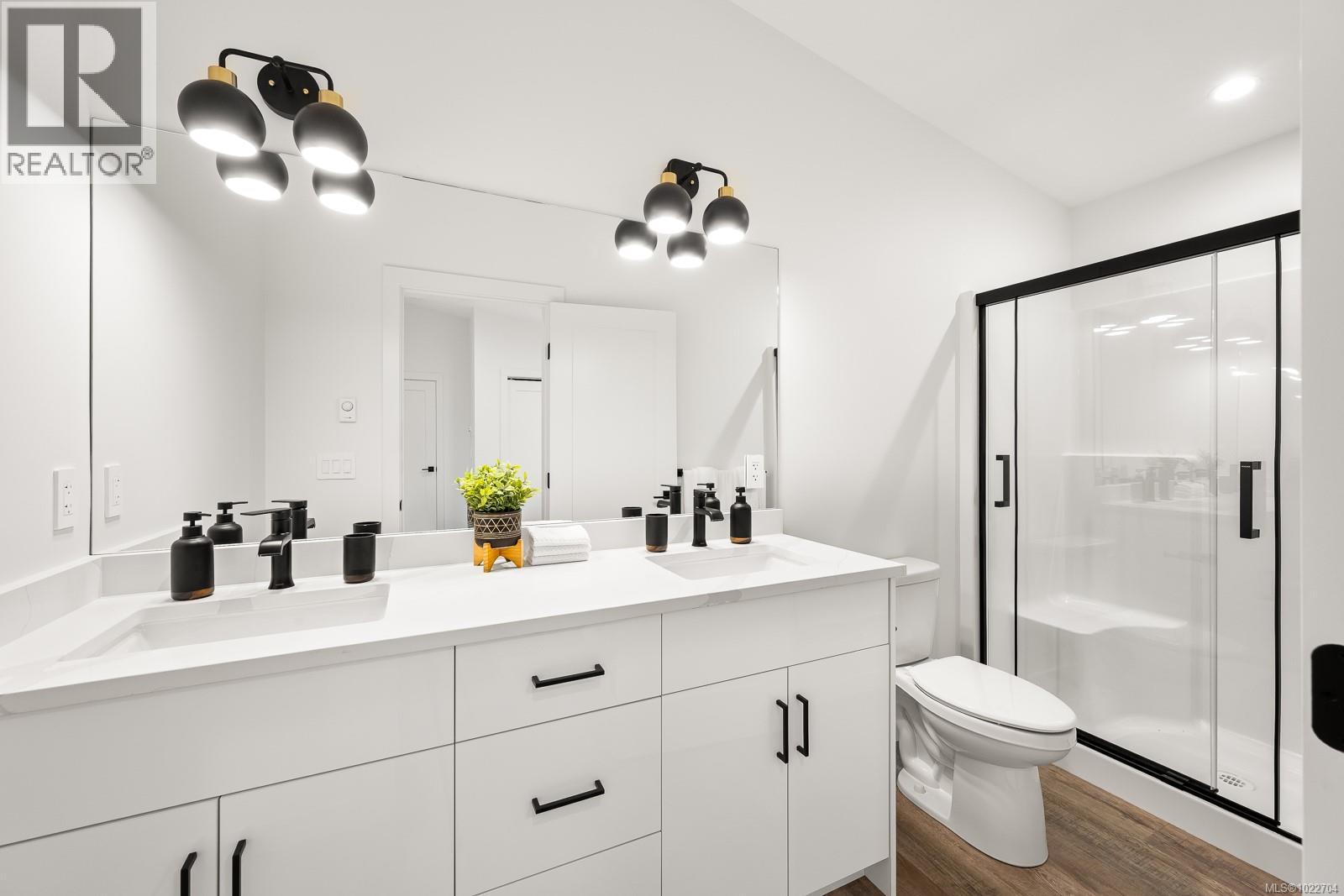 #43 3025 ROYSTON RD - 18