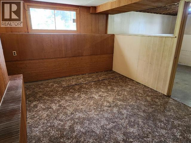 6237 LUND, Powell River