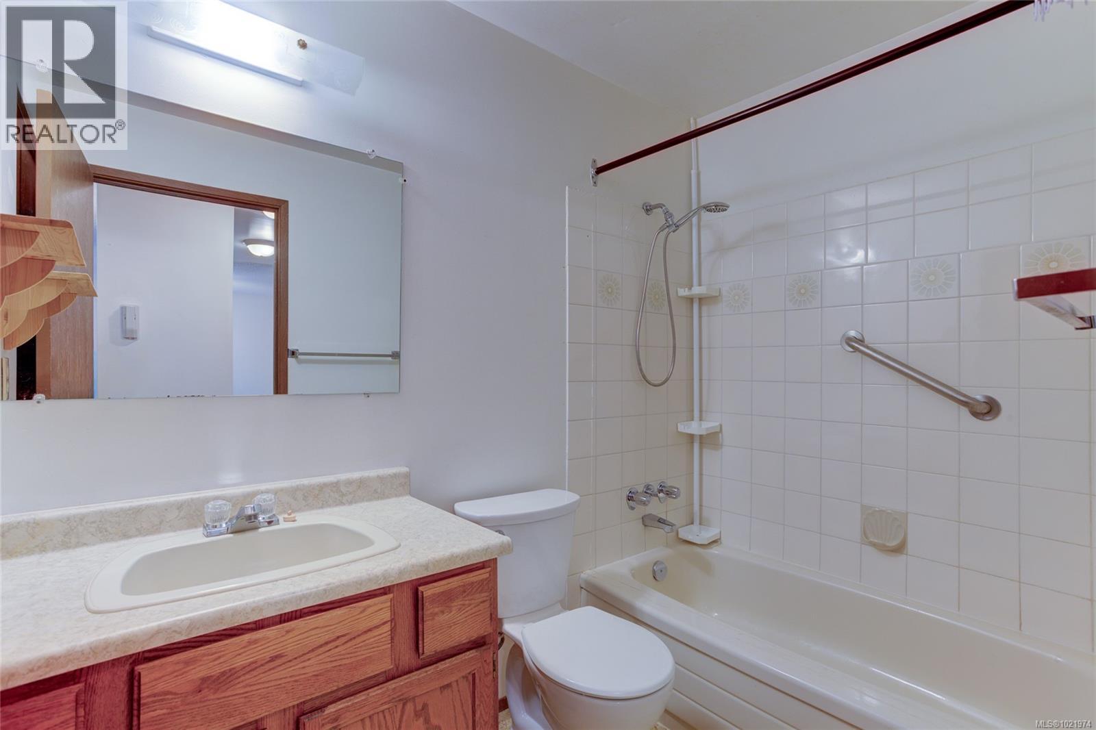 #206 18 King George St - 20