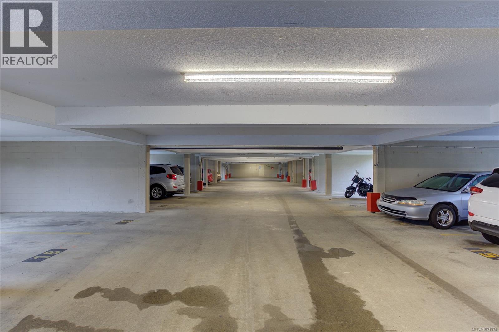 #206 18 KING GEORGE ST - 27