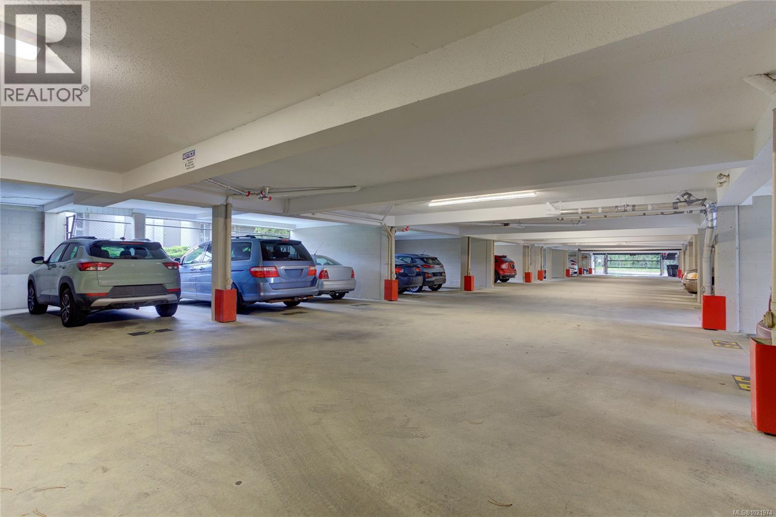 #206 18 KING GEORGE ST - 28