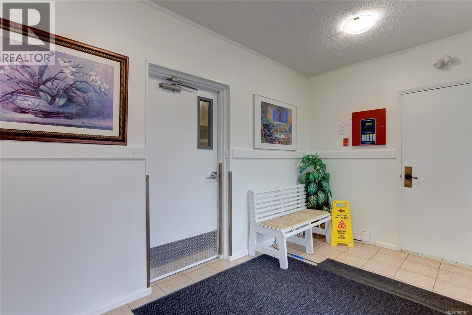 #206 18 King George St - 3