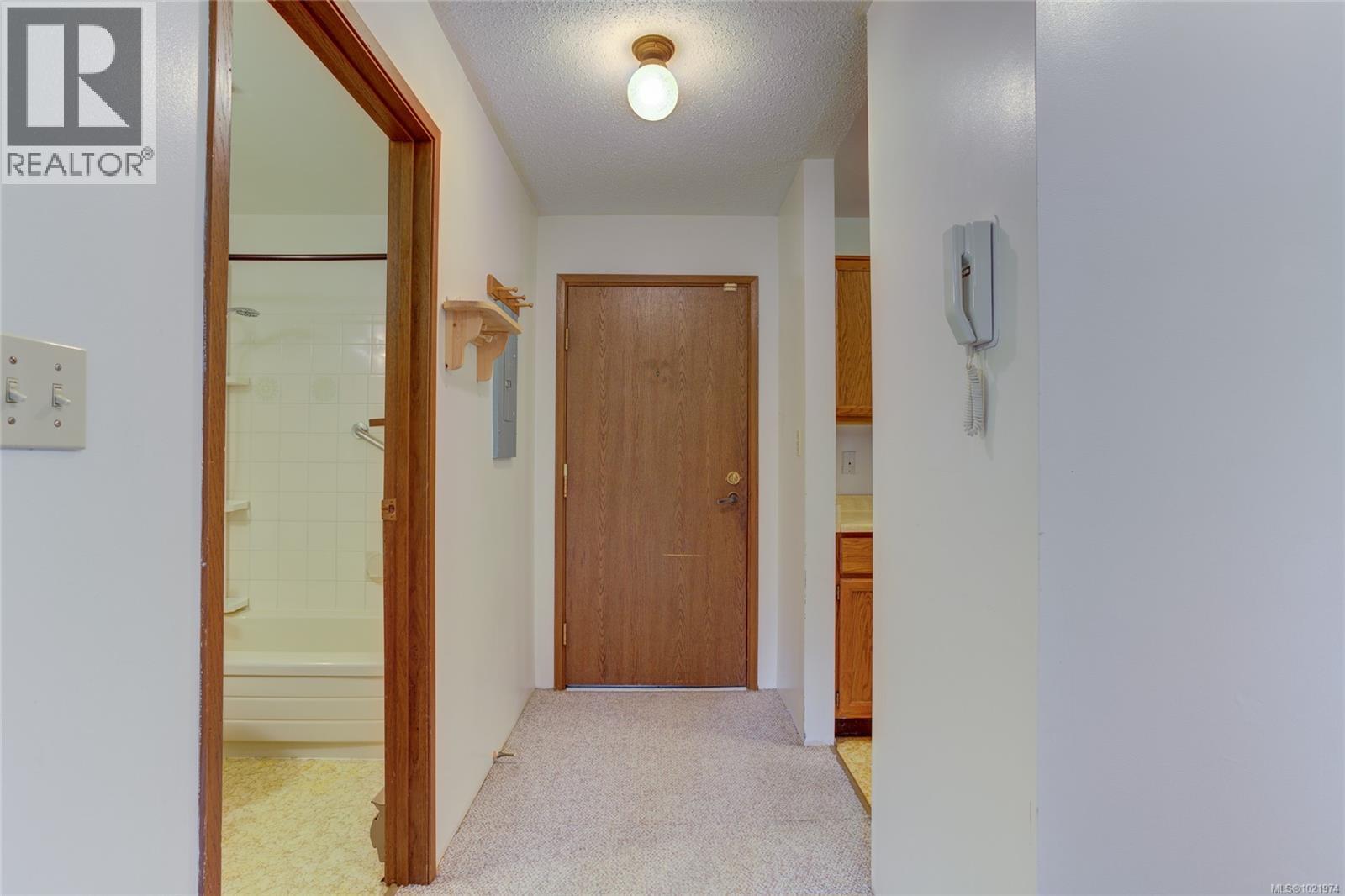 #206 18 King George St - 6