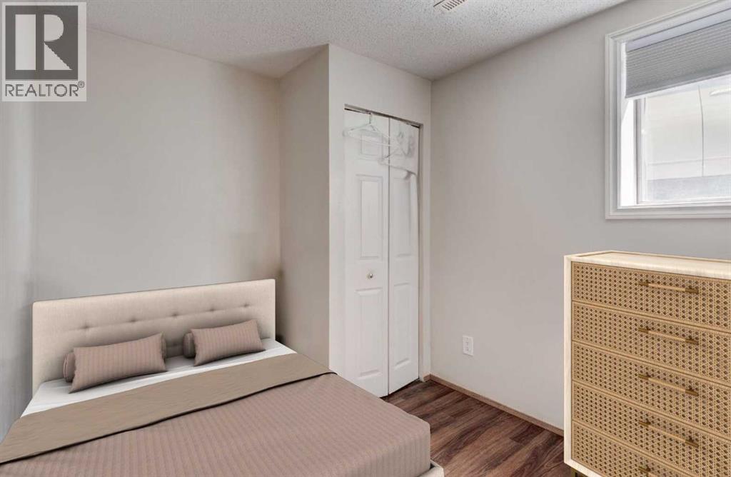 Single Family House Bi-level for Sale in  Fonda Drive SE Forest Heights Calgary 