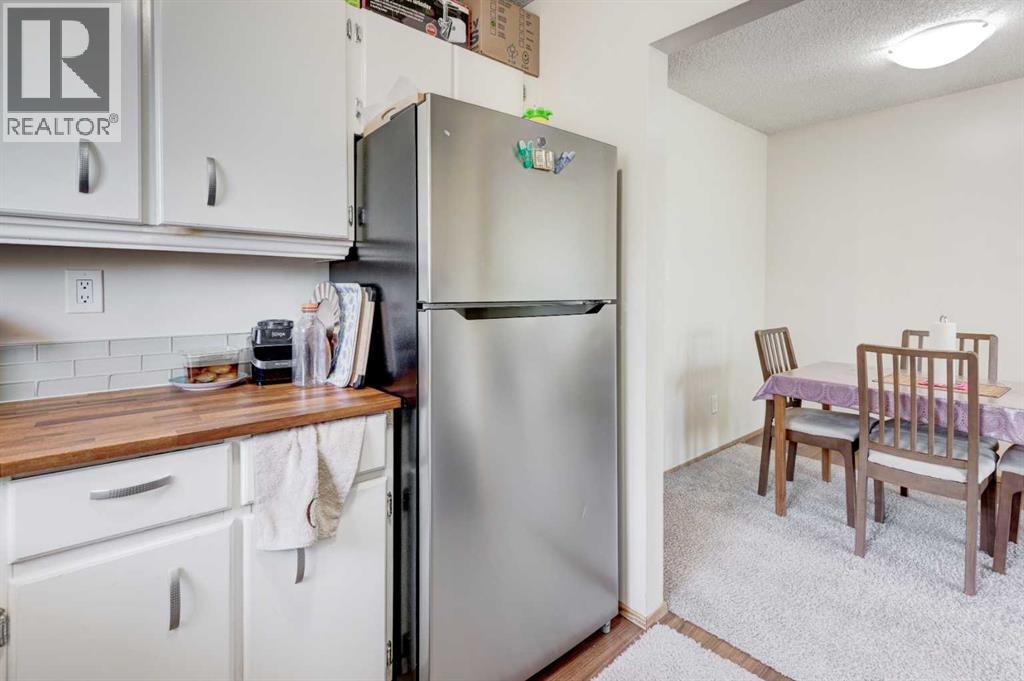 Single Family House Bi-level for Sale in  Fonda Drive SE Forest Heights Calgary 