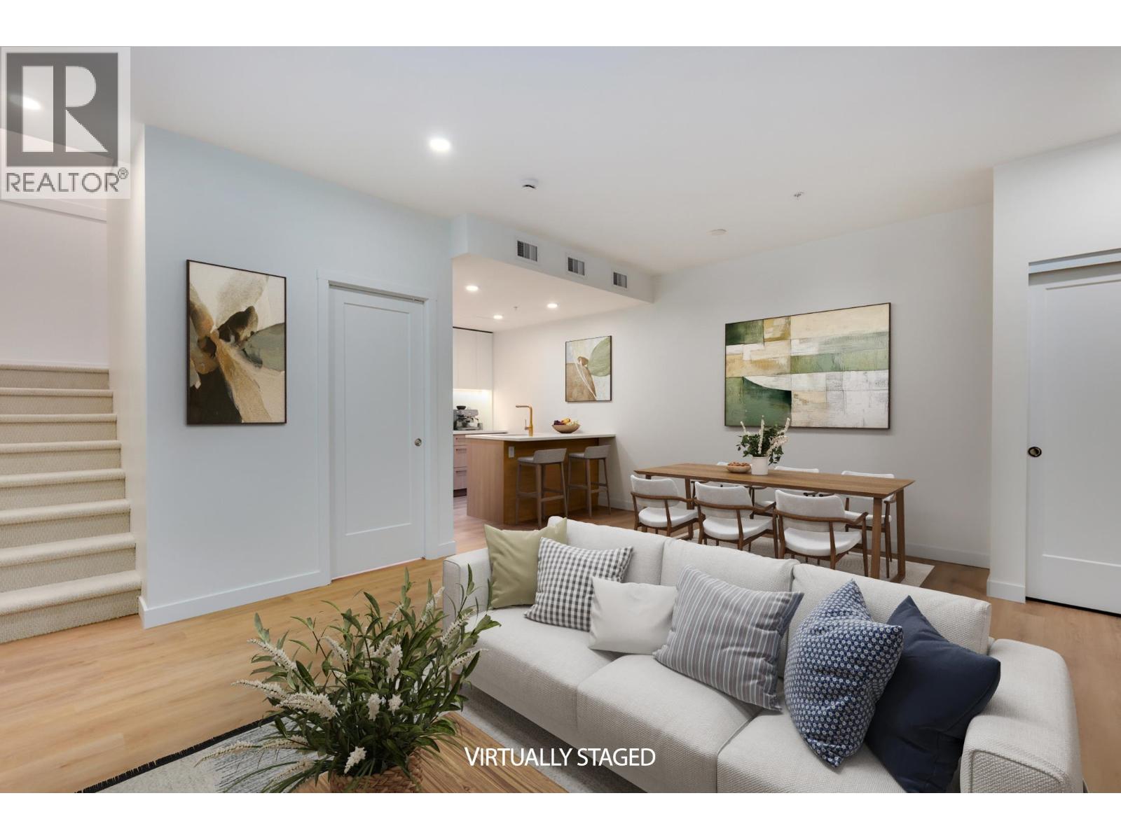 113 390 GUILBY STREET, Coquitlam