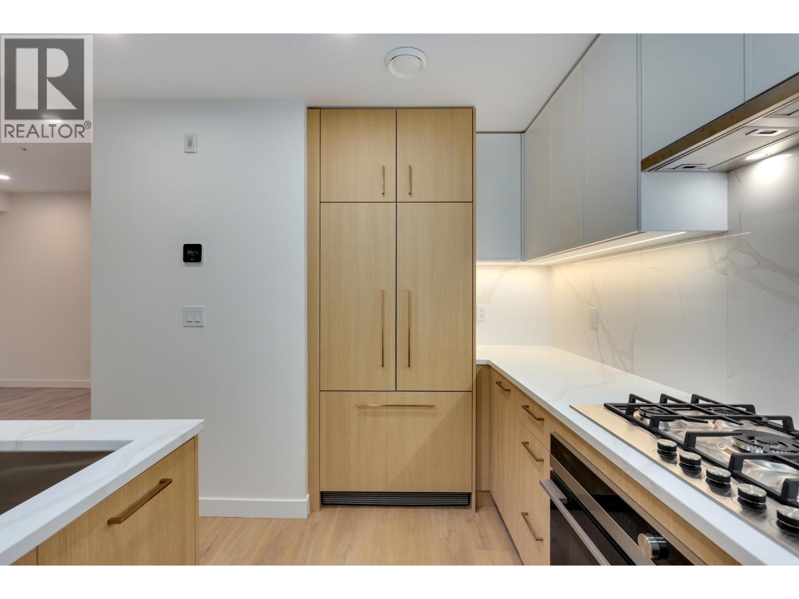 113 390 GUILBY STREET, Coquitlam