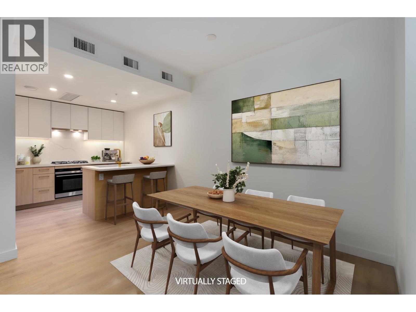 113 390 GUILBY STREET, Coquitlam