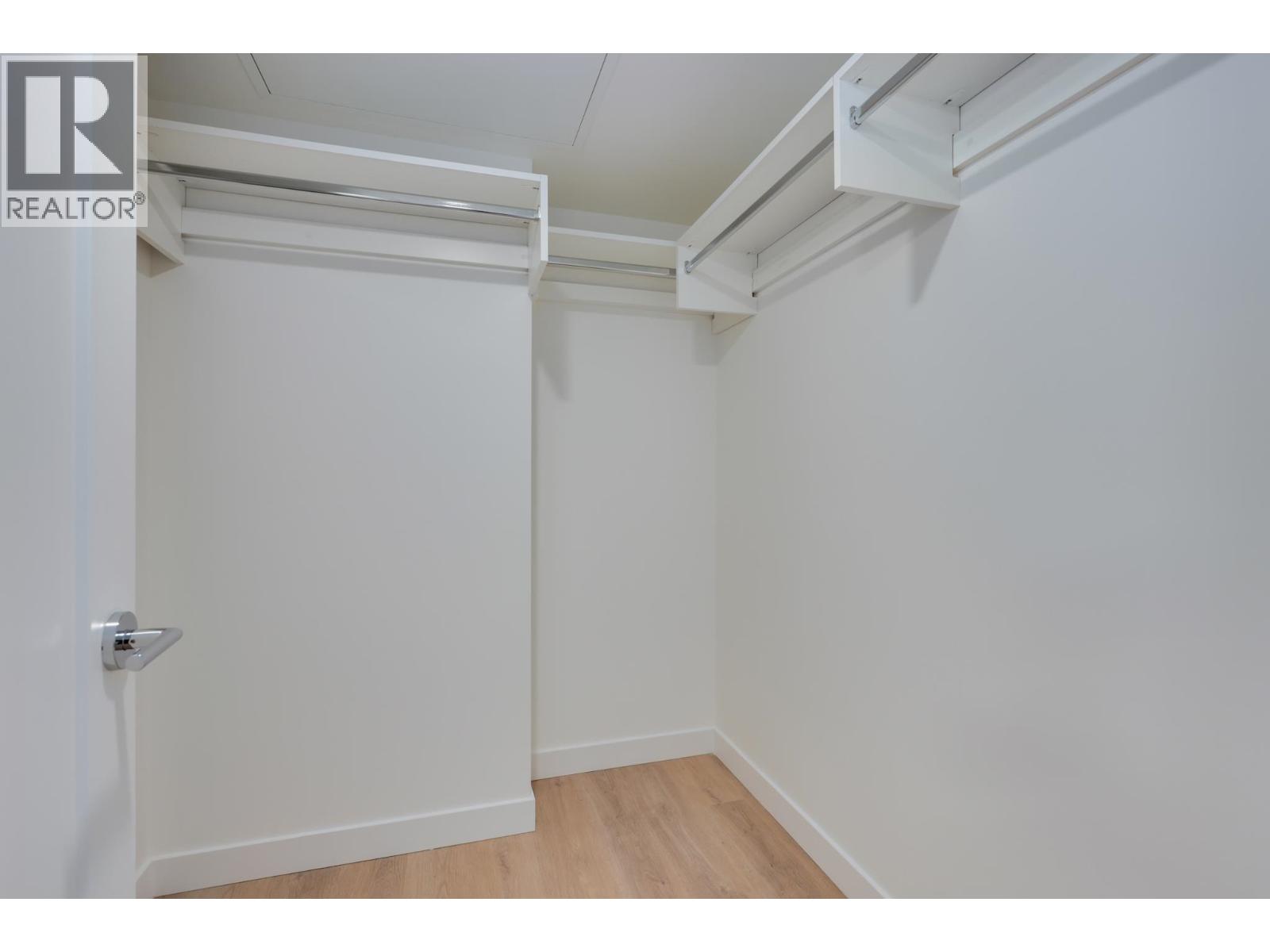 113 390 GUILBY STREET, Coquitlam