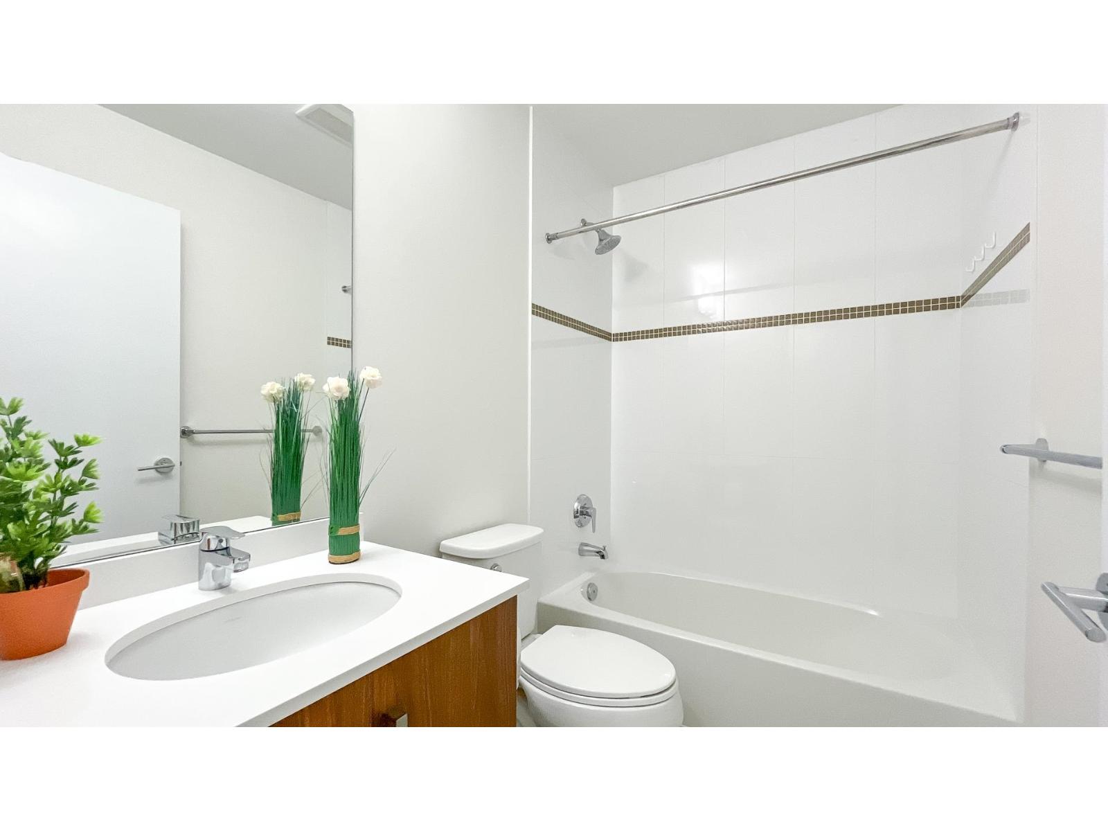 99 5858 142 STREET, Surrey