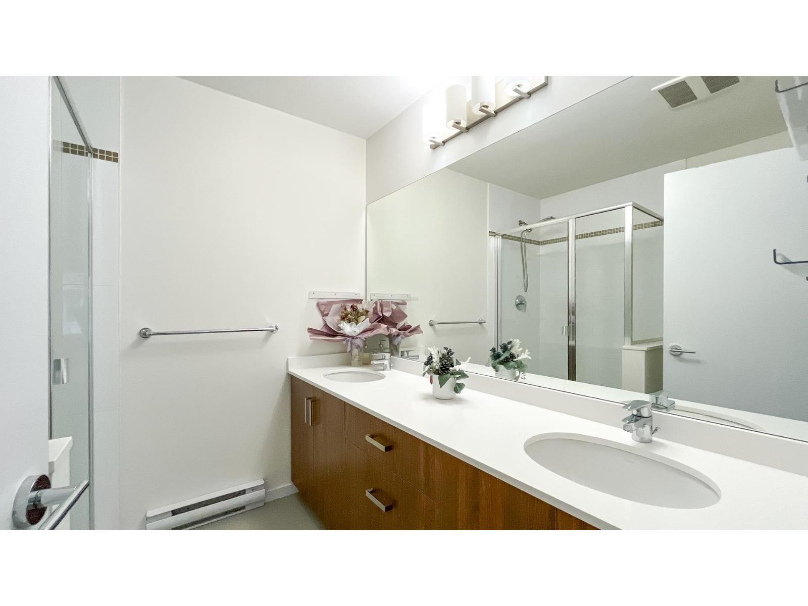 99 5858 142 STREET, Surrey