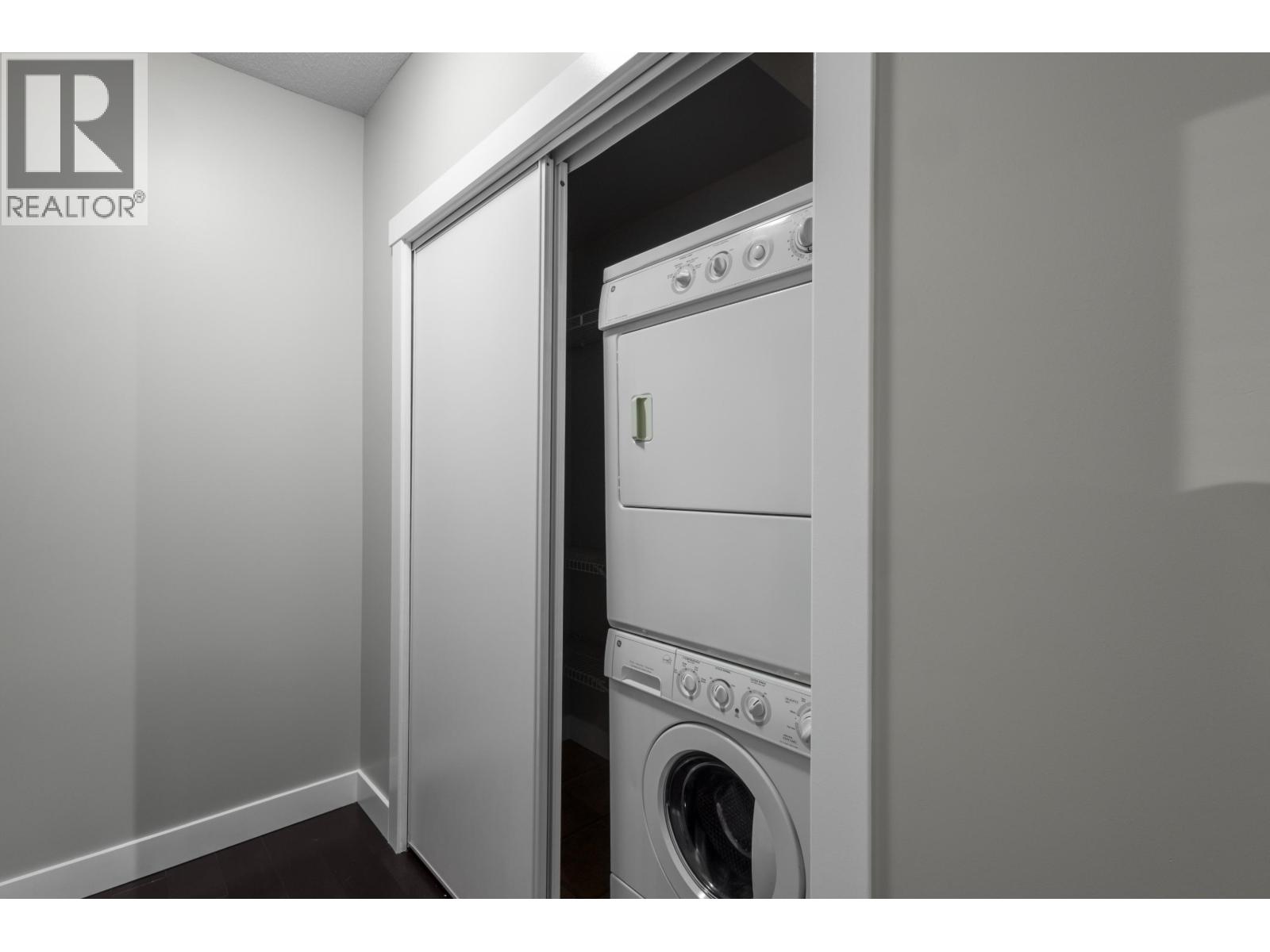 425 9009 CORNERSTONE MEWS, Burnaby