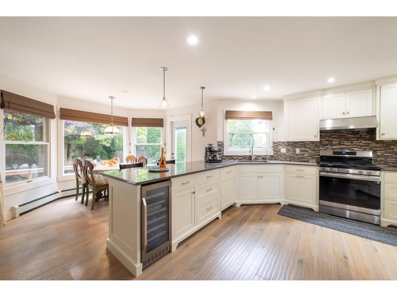 12576 18 AVENUE, Surrey