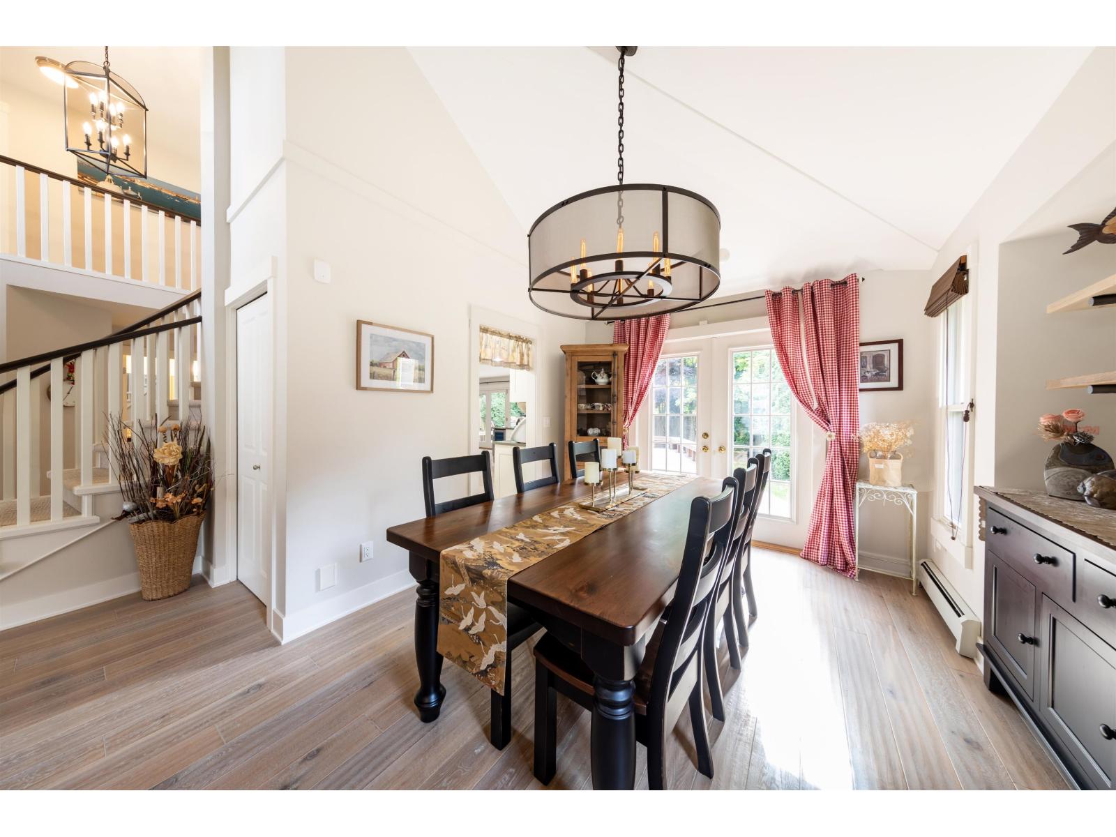 12576 18 AVENUE, Surrey