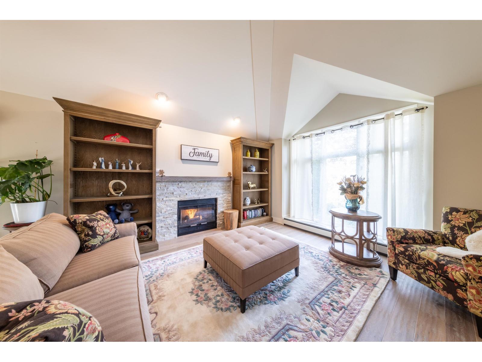 12576 18 AVENUE, Surrey