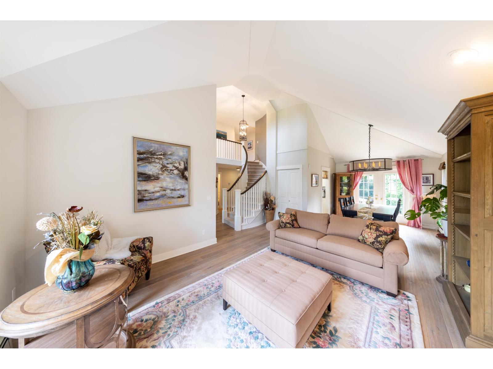 12576 18 AVENUE, Surrey