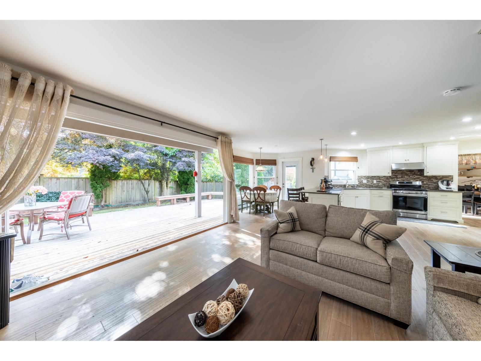 12576 18 AVENUE, Surrey