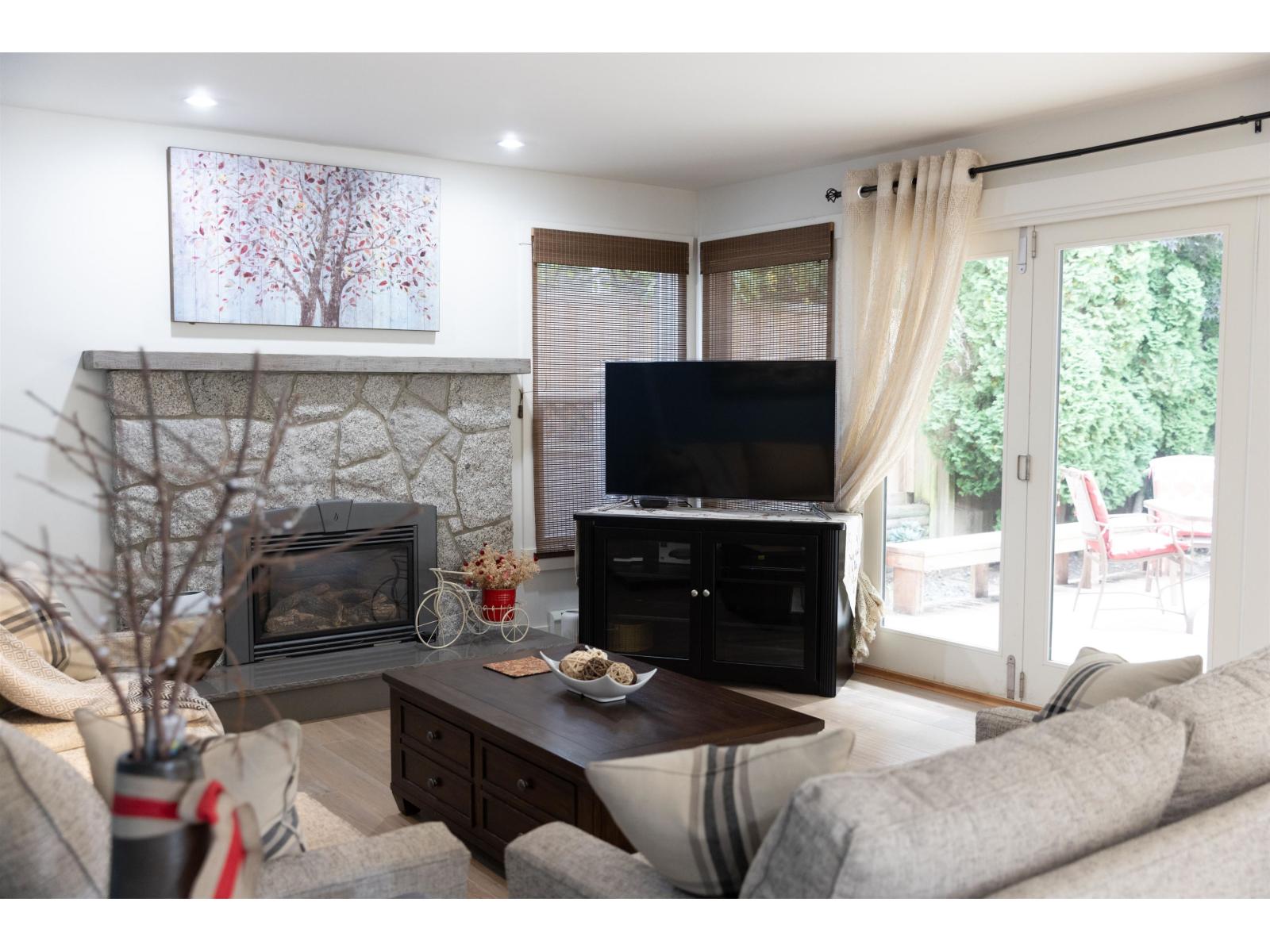 12576 18 AVENUE, Surrey