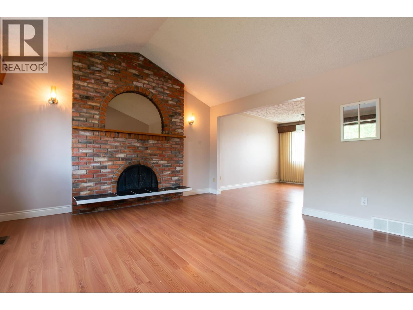 2438 MCBRIDE CRESCENT - 10