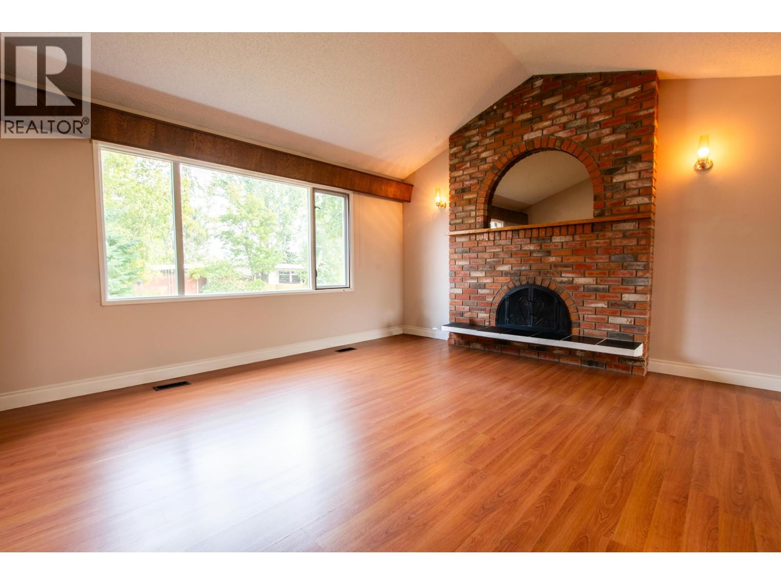 2438 MCBRIDE CRESCENT - 9