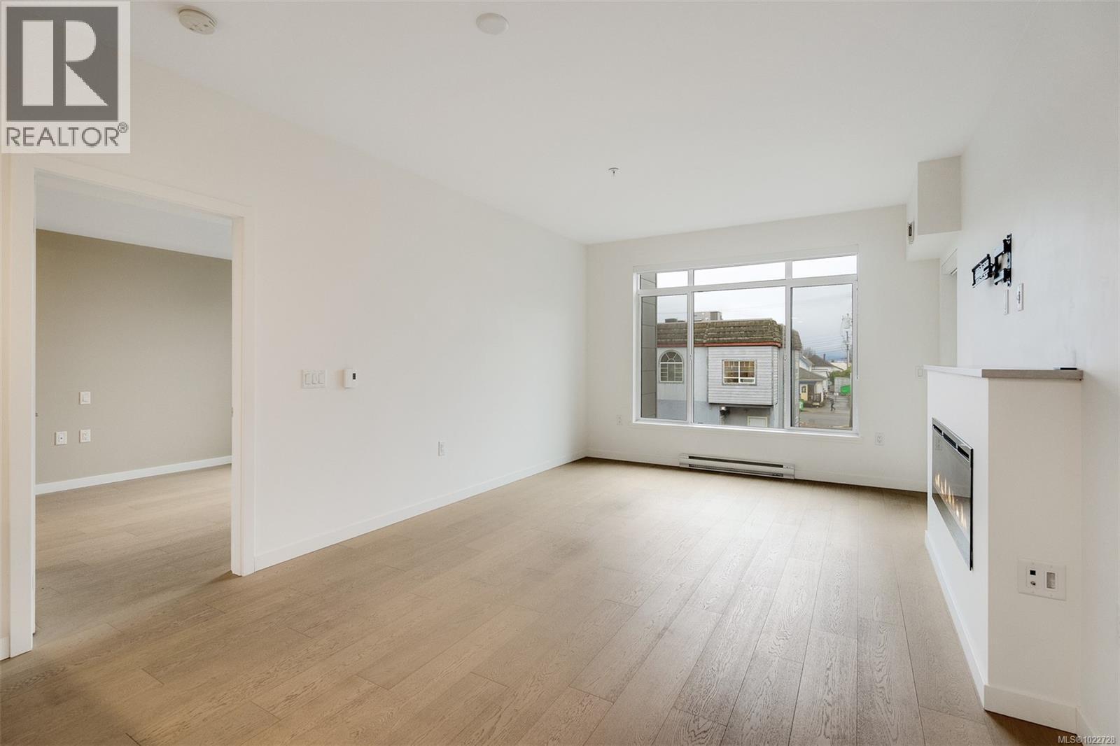 302 9775 Fourth Street, Sidney