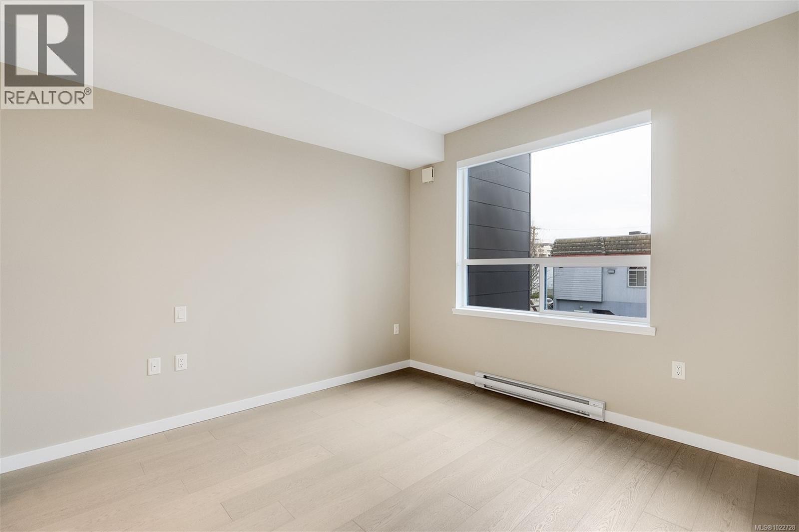 302 9775 Fourth Street, Sidney