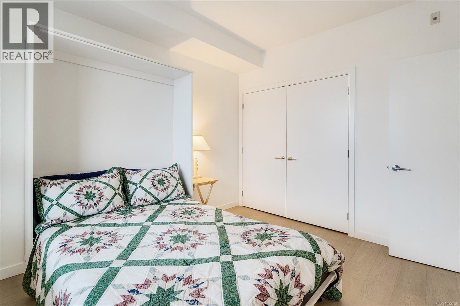 302 9775 Fourth Street, Sidney