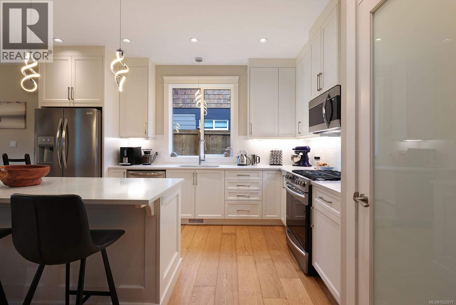 3221 Klanawa Cres, Courtenay