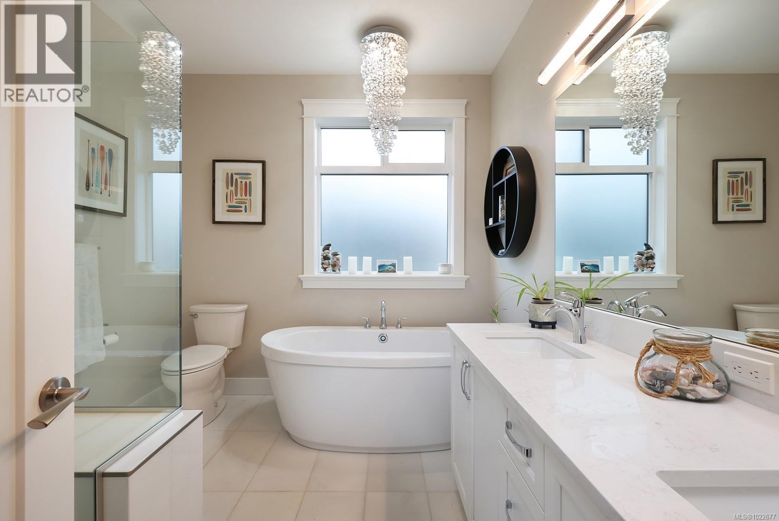 3221 Klanawa Cres, Courtenay