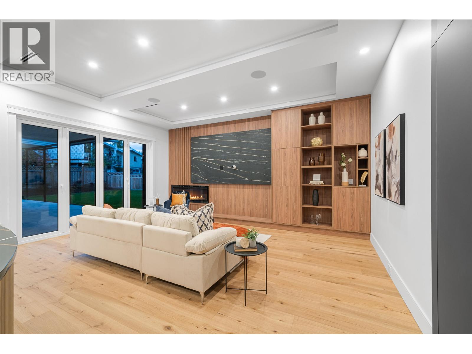 687 POPLAR STREET, Coquitlam