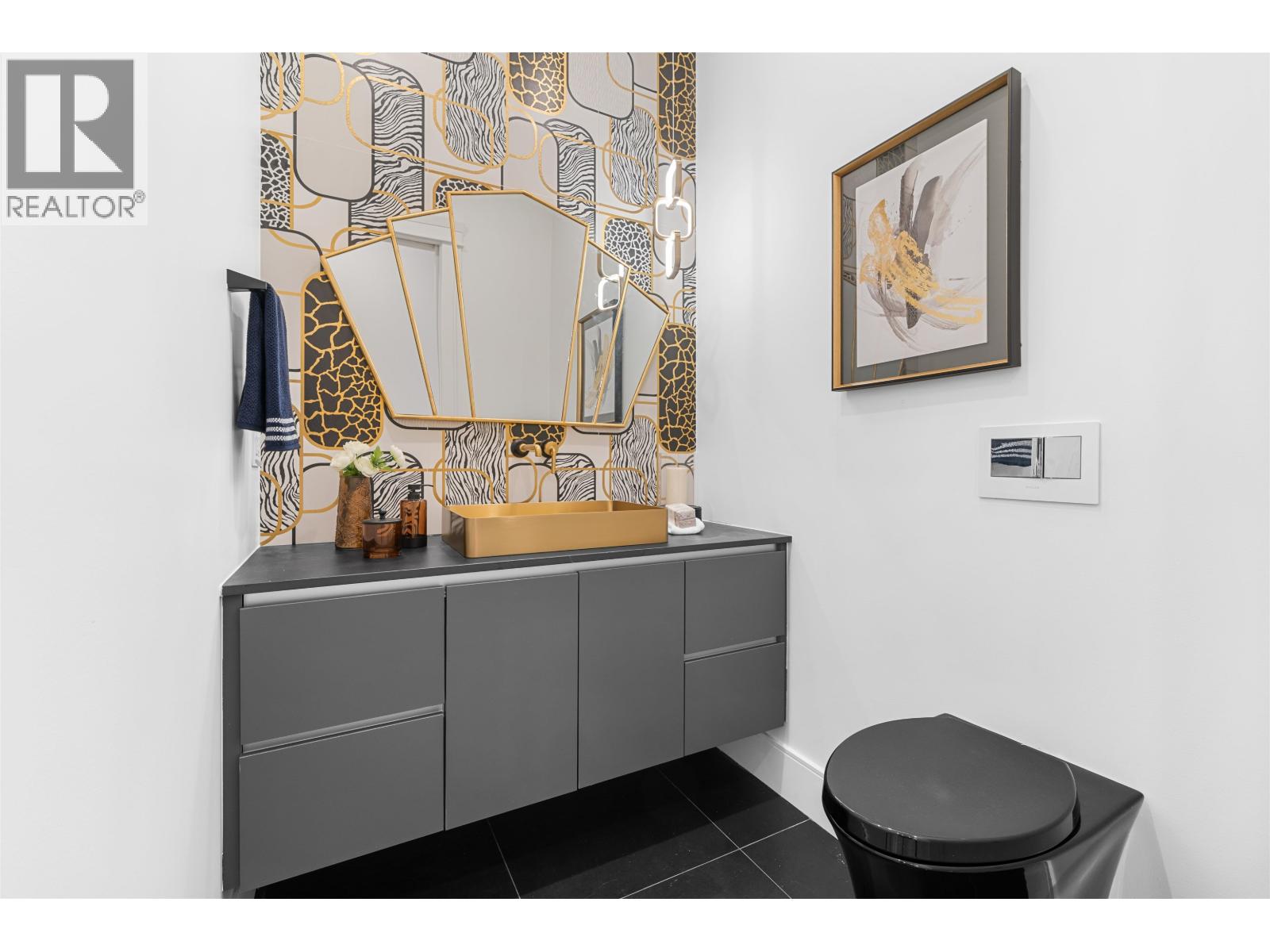 687 POPLAR STREET, Coquitlam