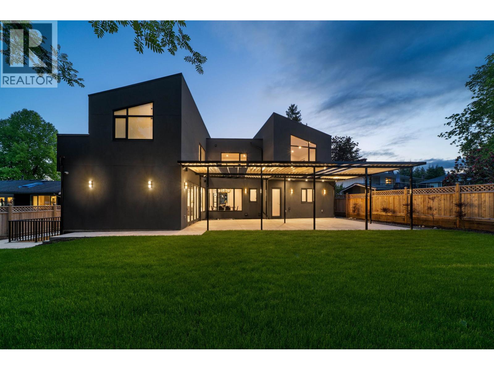 687 POPLAR STREET, Coquitlam