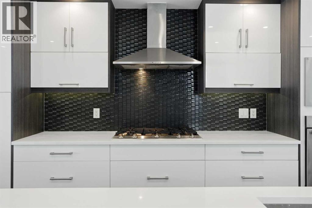 Single Family House for Sale in  Westmount Road NW West Hillhurst Calgary 