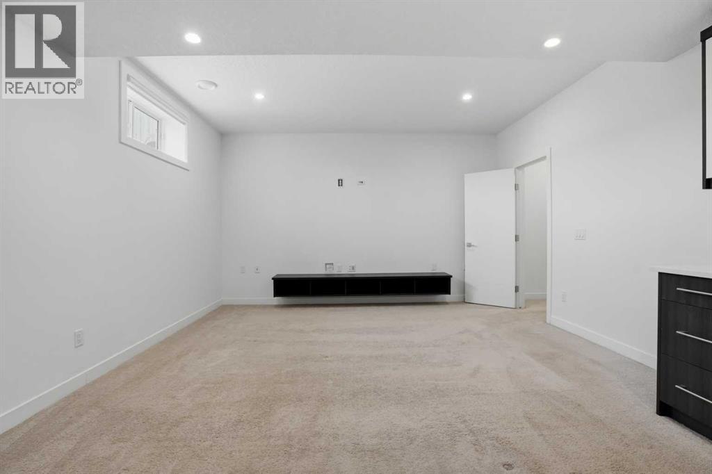 Single Family House for Sale in  Westmount Road NW West Hillhurst Calgary 