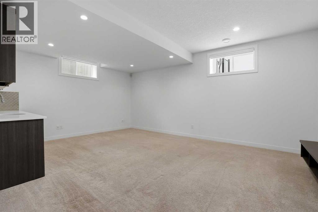 Single Family House for Sale in  Westmount Road NW West Hillhurst Calgary 